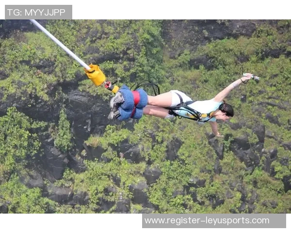 探索深圳攀岩队的战术与技巧揭示运动攀岩的魅力与挑战